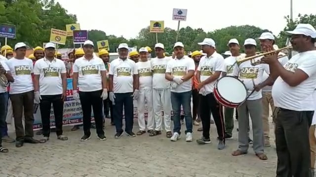 मिर्ज़ापुर : सिंगल यूज प्लास्टिक का ना प्रयोग करने के लिए निकाली गई जन जागरूकता रैली