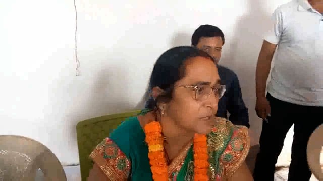  प्रधानाध्यापक गीता कुमारी का विदाई डेरी पर प्राइमरी स्कूल 



