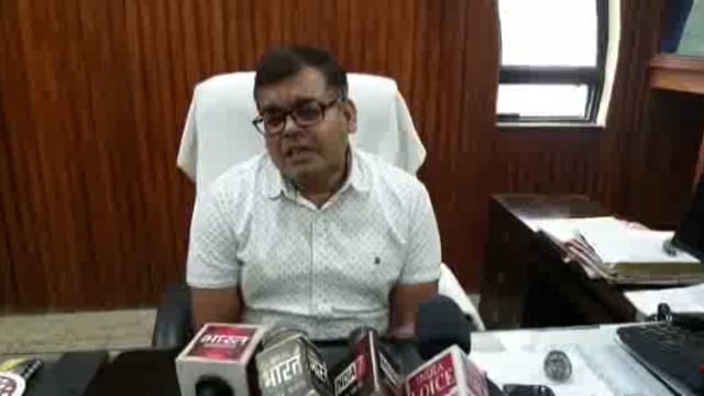 अब बिना पंजीकरण के नहीं चलेंगे आरो प्लांट इटवा में जिला अधिकारी संजीव रंजन ।
