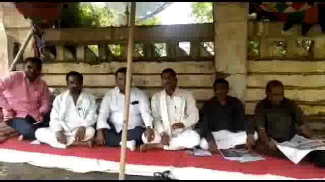 दुय्यम निबंधक अधिकाऱ्यांच्या विरोधात बहुजन विकास अभियानाचे तहसील कार्यालयासमोर आंदोलन