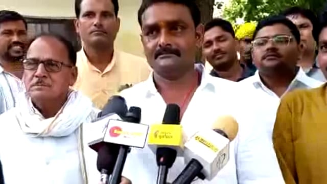 राजा भैया के कार्यकर्ताओं द्वारा सपा जिला अध्यक्ष के बयान पर दिया गया जवाब