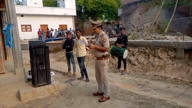 रायबरेली जनपद के नसीराबाद थाना क्षेत्र के दो गैंगेस्टर अपराधियो की 38 लाख रूपये की चल अचल सम्पत्ति कुर्क किया।