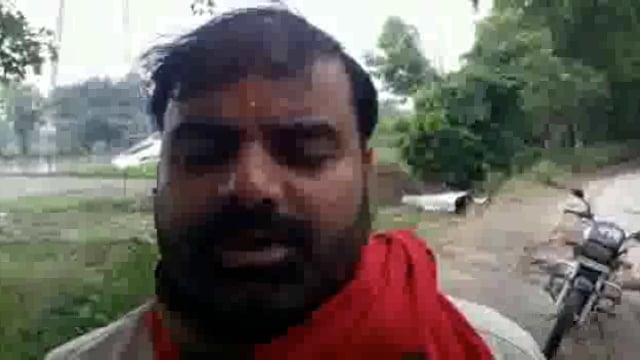 पूर्वांचल एक्सप्रेसवे निर्माण के दौरान क्षतिग्रस्त हुआ कमेला चौबीसी संपर्क मार्ग  बारिश में तालाब में तब्दील हुई सड़क