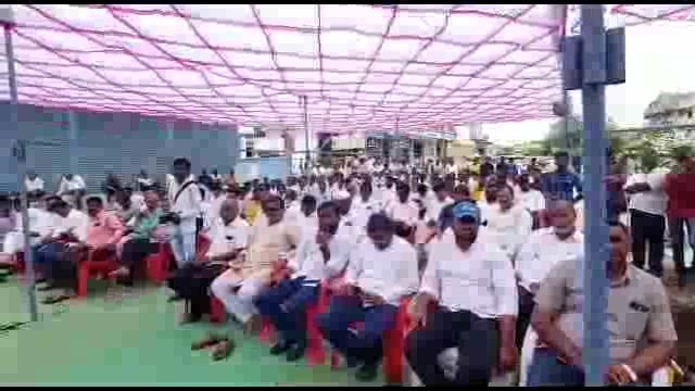 आमदार संजय बनसोडे यांच्या हस्ते माजी मुख्यमंत्री वसंतराव नाईक यांच्या पूर्णाकृती पुतळ्याचे भूमिपूजन