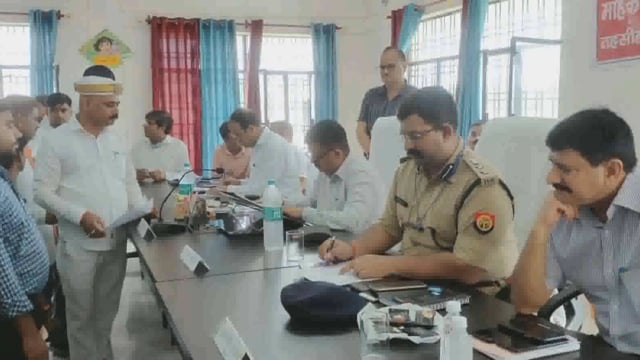 बहराइच पयागपुर तहसील में आयोजित हुआ संपूर्ण समाधान दिवस डीएम ने सभी की शिकायतों का जल्दी निस्तारण करने का दिया निर्देश