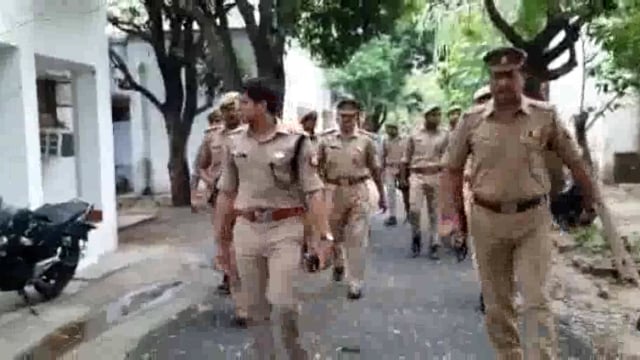 सीतापुर पुलिस अधीक्षक द्वारा थाना इमलिया सुल्तानपुर व हरगांव थाना का निरीक्षण किया गया।