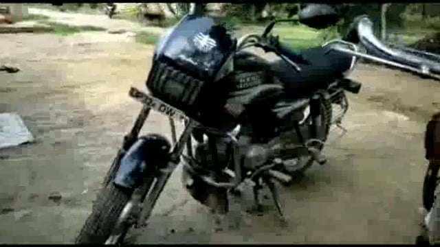 कुंभरावां गांव में बीती रात मोटरसाइकिल से घूम रहे दो अज्ञात व्यक्तियों को ग्रामीणों ने पकड़ कर किया पुलिस के हवाले