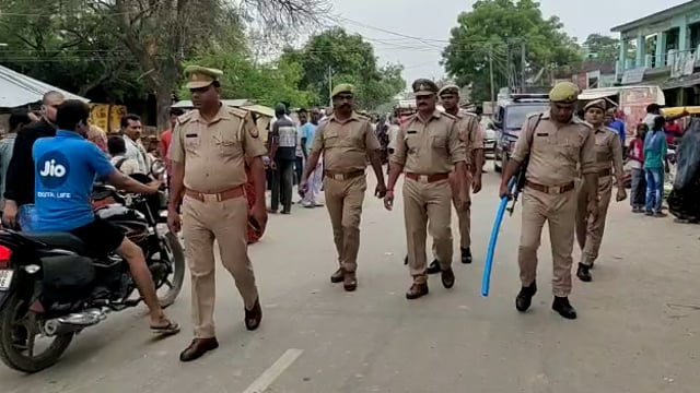 प्रतापगढ़ जिले के बाघराय बाजार में जाम के झाम से निजात दिलाने के लिए थानाध्यक्ष बाघराय ने सब्जी मंडी को दूसरी तरफ लगवाया