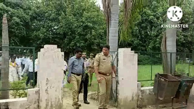 चायल:वृक्षारोपण अभियान के तहत जिलाधिकारी व पुलिस अधीक्षक ने किया वृक्षारोपण