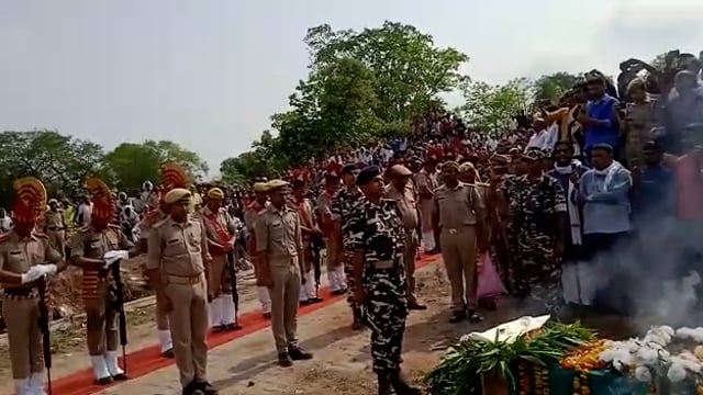 शहीद सैनिक को राजकीय सम्मान के साथ दी गई विदाई