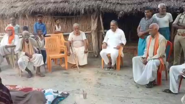 नवाबगंज क्षेत्र के खरगूपुर निवासी पूर्व प्रधान विश्वनाथ पांडे का हुआ निधन विधायक ने दी श्रद्धांजलि