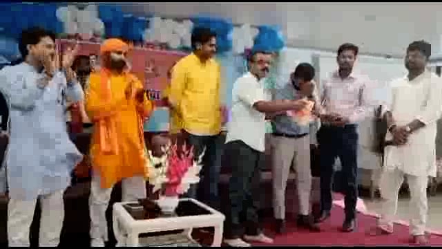 सिधौली के एक निजी हाल में मनाया गया राष्ट्रीय भगवा युवा संघ का नवा स्थापना दिवस है