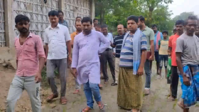 बेलगच्छी में चोरों ने एक घर में किया चोरी, 23 हजार नगदी समेत हजारों के जेवरात किया चोरी



