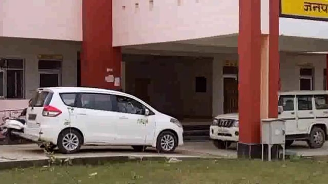 महेवा गांव में दबंगो द्वारा जबरदस्ती बंद किया गया रास्ता, महोली कोतवाली पुलिस पीड़िता को नहीं दिला पा रही इंसाफ...