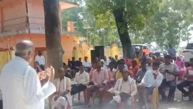 सिद्धार्थनगर ज़िले मे सांसद जगदंबिका पाल द्वारा लगाया गया चौपाल