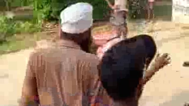 लखीमपुर खीरी (यूपी) कोतवाली मोहम्मदी क्षेत्र में पुरुष द्वारा महिला के साथ बीच सड़क पर मारपीट का वीडियो सोशल मीडिया पर व