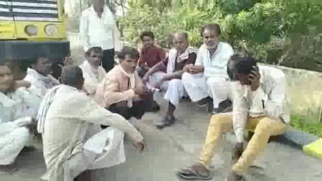 जालौन कोतवाली क्षेत्र के ग्राम अकोढ़ी दुबे में अवैध संबंधों के लिए महिला की धारदार हथियार से काटकर नृशंस हत्या
#jalaun