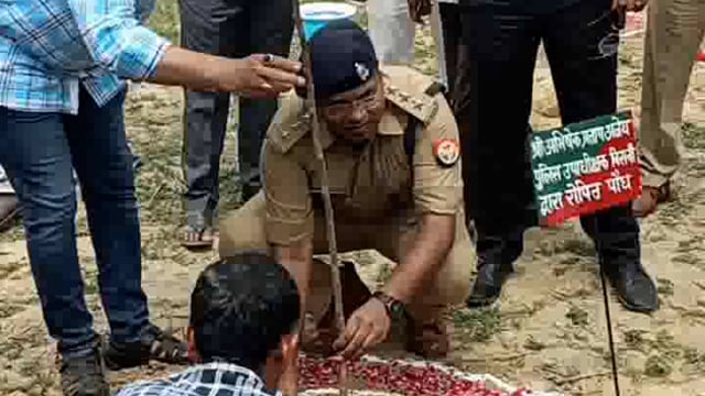 वन महोत्सव के अवसर पर सीतापुर पुलिस अधीक्षक सहित अन्य ने भी किया वृक्षारोपण