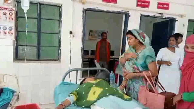 कुल्हड़िया गांव के समीप दो बाइकों की आमने-सामने टक्कर में शिक्षक दंपति गंभीर रूप से हुए घायल एक रेफर