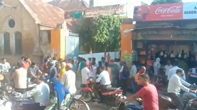 मिर्ज़ापुर : B.Ed प्रवेश परीक्षा मिर्जापुर जिले के 14 केंद्रों पर कड़ी सुरक्षा के बीच कराई जा रही है