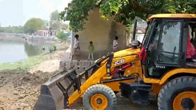 चरखारी के गोलाघाट तालाब में जल्द ही देखने को मिलेगा ,स्वच्छ जल