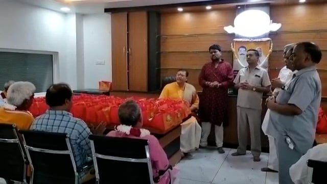 रामसनेही घाट:टिकैतनगर की आदर्श गौशाला परिसर में सियाराम फूड इंडस्ट्री का हुआ उद्घाटन 