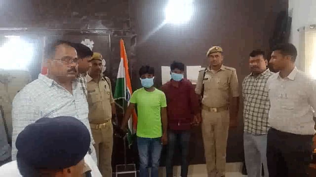 चोरी का हुआ खुलासा, दो अपराधी गिरफ्तार ,पांच लाख के जेवरात बरामद
