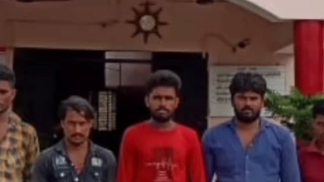 वजीरगंज थाना क्षेत्र के पांच व्यक्तियों को शांति भंग करने की आशंका में पुलिस ने गिरफ्तार कर न्यायालय किया रवाना