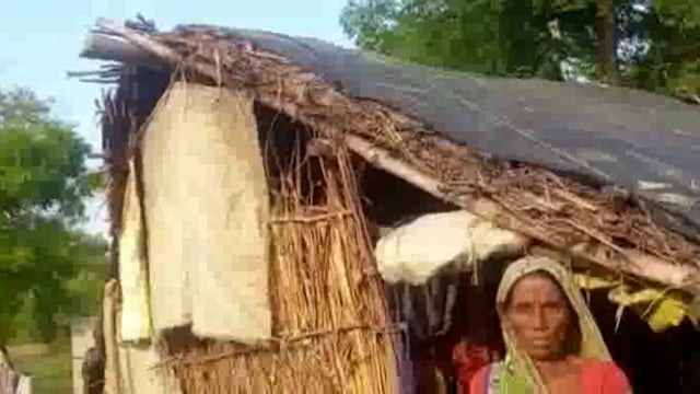 लहरपुर में एक परिवार को सरकार की योजनाओं का अधिकतर लाभ उनको नहीं मिला,योजनाओं से परिवार वंचित