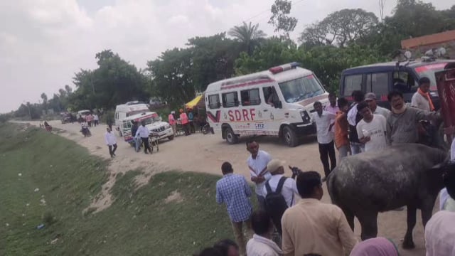 बाढ़ प्रभावित क्षेत्र हेतमापुर में  प्रशासन व पुलिस ने बाढ़ प्रभावित क्षेत्र में बचाव एवं राहत कार्य हेतु किया मॉकड्रिल