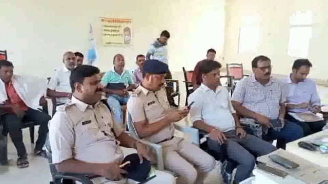 डीएम एवं एसपी ने  संयुक्त वीडियो कॉन्फ्रेंसिंग कर प्रखंड के तमाम पदाधिकारियों को दिया आवश्यक दिशा निर्देश