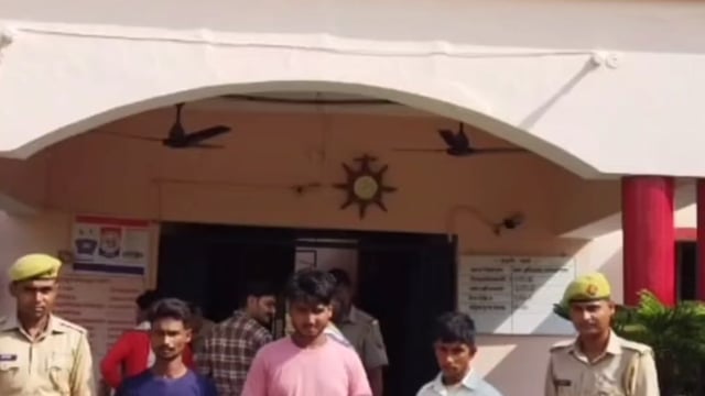 वजीरगंज थाना क्षेत्र के चार व्यक्तियों को शांति भंग करने की आशंका में पुलिस ने गिरफ्तार कर न्यायालय किया रवाना 