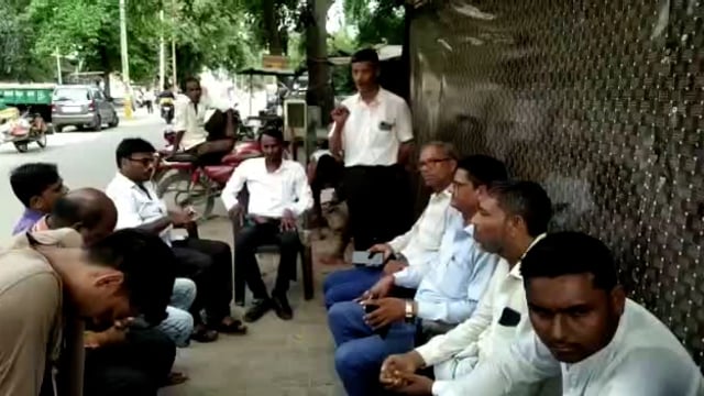 लखीमपुर खीरी (यूपी) मोहम्मदी प्रेस क्लब मोहम्मदी की मासिक बैठक संतोषी माता मंदिर के सामने संपन्न कई मुद्दों पर की गई चर्