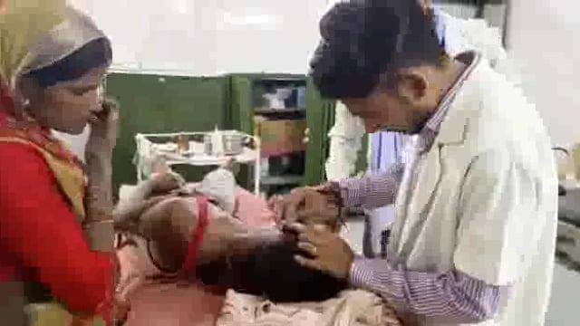 दबंगों पर लगा युवक को रंजिशन मारपीट कर घायल करने का आरोप