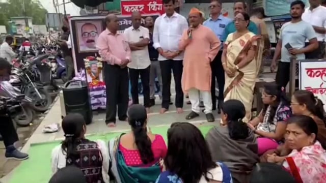 राजकमल चौकात उमेश कोल्हे यांना कुंभार समाजाकडून श्रद्धांजली