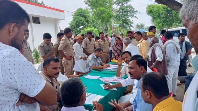 तरबगंज लेखपाल,की कमी, का, दंश, झेलरहा थाना,समाधान दिवस नहीं होता समस्याओं का समाधान डीआईजी के औचक, निरीक्षण में,खुलीपोल