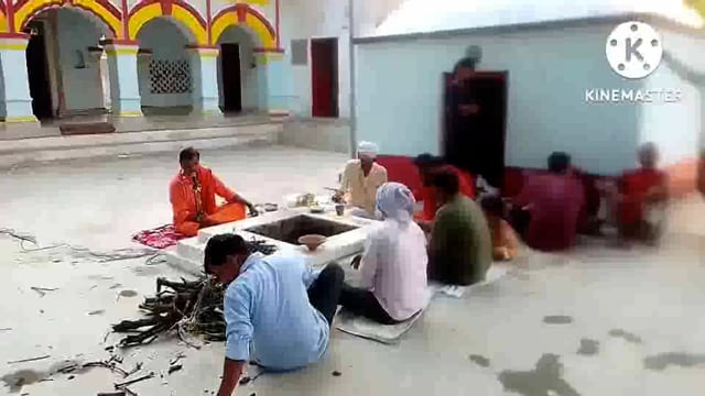 पुरानिया गांव में शीतला माता की पूजा अर्चना कर ग्रामीणों ने कराया कन्या भोज 