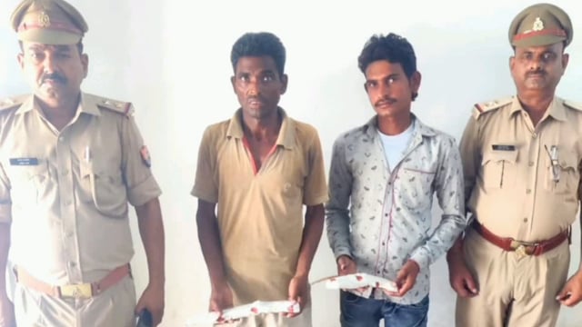 थाना रामपुर मथुरा पुलिस टीम ने दो टॉप 10 अपराधियों को अवैध शस्त्र के साथ गिरफ्तार किया