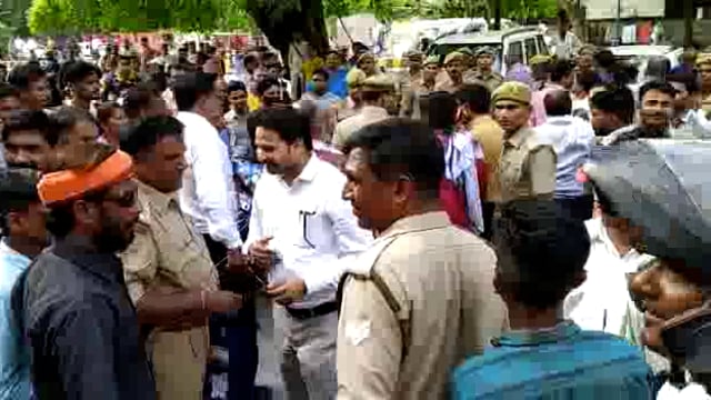 अधिवक्ताओं ने घूंघट बस के ड्राइवर को पीटा लगा चक्का जाम