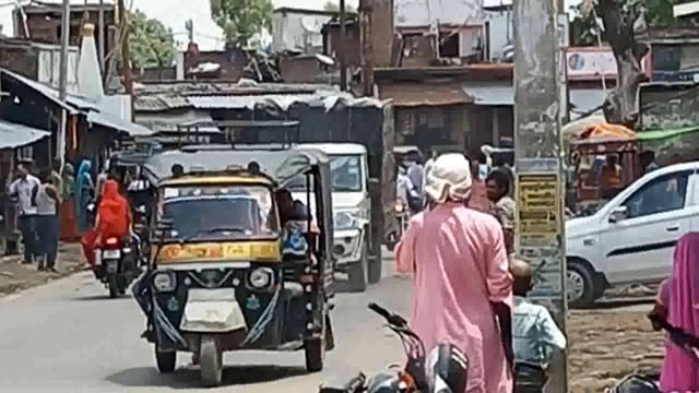 ikauna: सवारी बैठाने को लेकर दो टेंपो चालकों में हुआ विवाद