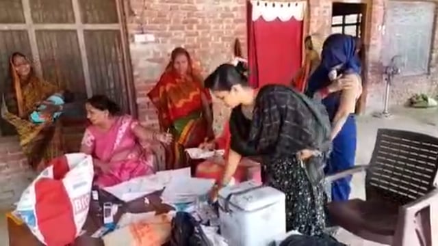 वजीरगंज के अंतर्गत नयपुर में स्वास्थ्य विभाग ने कैंप लगाकर 0 से पाँच वर्ष तक के बच्चों को लगाए गए टीके 