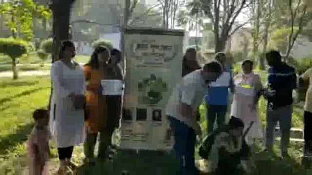 गुरसरांय में जोनल पार्क में प्रगति विचारधारा फाउंडेशन के तत्वाधान में किया गया बृक्षारोपण