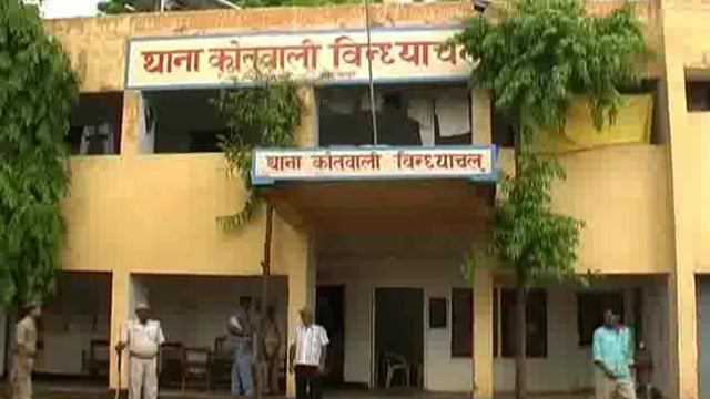 खेत से मिट्टी निकालने को लेकर दो पक्षों में हुआ विवाद चली गोली दो गंभीर रूप से हुए घायल एक वाराणसी ट्रामा सेंटर रेफ