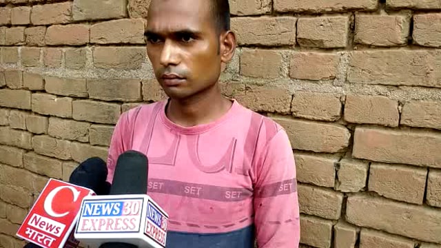  समथर थाना इलाके के मोहल्ला अंबेडकर नगर में एक युवक ने फांसी के फंदे पर झूलकर अपनी जीवन लीला को समाप्त कर लिया 