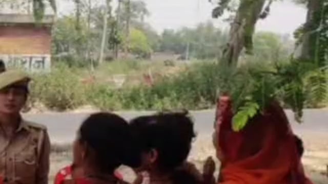 वजीरगंज स्थानीय कस्बे में उप निरीक्षक आशीष यादव के नेतृत्व में पुलिस ने मिशन शक्ति अभियान के तहत जागरूकता अभियान चलाया