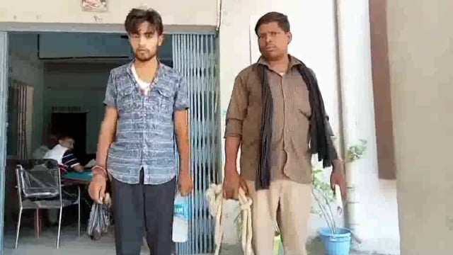 अमरपुर पुलिस ने एक देशी कट्टा सहित दो कारतूस के साथ तीन थानों के विभिन्न कांडों के अपराधी को किया गिरफ्तार