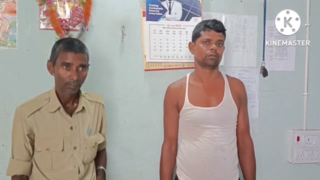 गुप्त सूचना के आधार पर खीरीडीह नदी में छापामारी कर एक बालू लदा ट्रैक्टर के साथ वाहन चालक को भी गिरफ्तार कर लिया गया