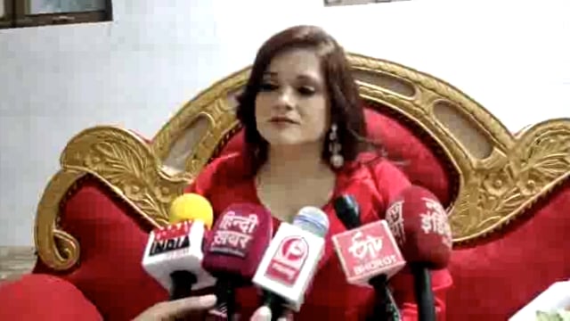 प्रयागराज शहर की  सिंगर स्मृति शांगलु के गीत पर झूम उठे लोग