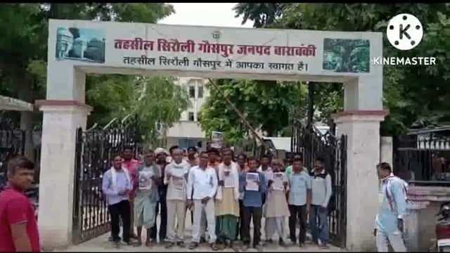 डूडी गांव में ग्राम प्रधान व ग्रामीणों ने तहसील पहुंचकर दबंगों द्वारा अवैध कब्जे को रोके जाने की मांग की 