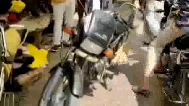 कोंच,भीड़ भरे बाजार में सरेराह टप्पेबाजी, रिटायर्ड शिक्षक का तीन लाख का थैला पार किया